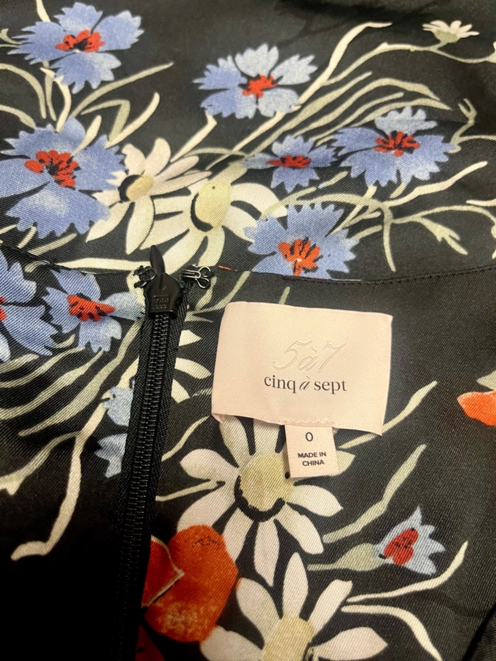 cinq a sept Black Floral Three Quarter Sleeve Walker Wrap Midi Dress - Size 0 - Picture 3 of 4